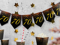 Banner cu stegulețe „Sparkling” pentru aniversarea de 70 de ani – 5 m.