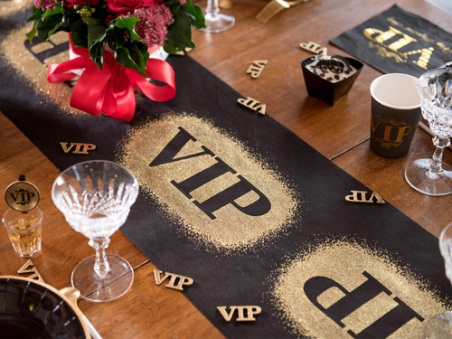 VIP glitter birthday runner - 30 cm x 3 m - 1 buc.