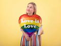 Love is Love balon cu inima din folie - 35 cm - 1 buc.