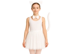 Costum de pisică albă.