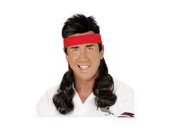 Bandă roșie de sport cu păr negru creț