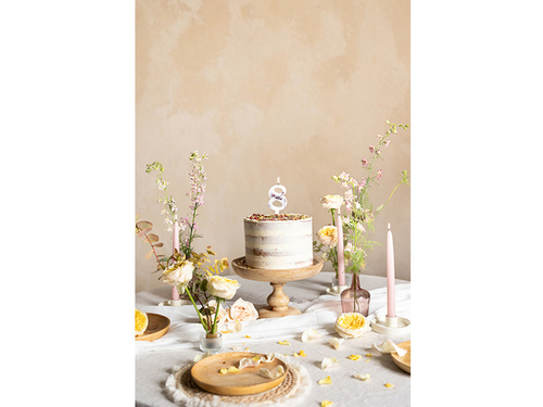 Lumânare număr opt cu petale de flori - 8 - 1 buc.