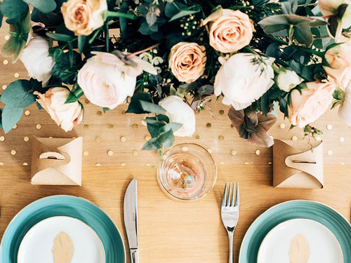 Organza albă cu puncte aurii - 36 cm x 9 m.