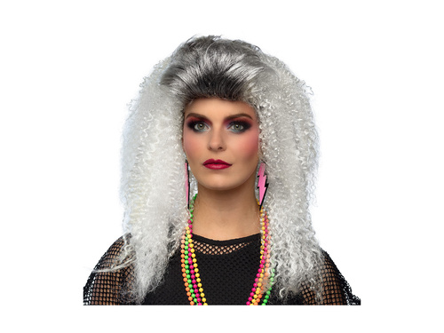 Regina perucă a anilor '80.