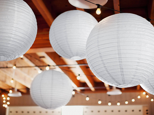 Lanternă cu bilă albă - 25 cm - 1 buc.