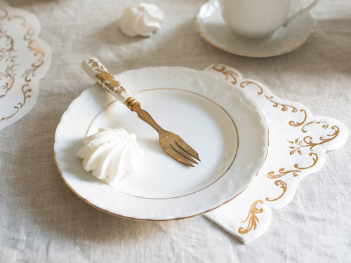 Șervețele cu ornament auriu - 33 cm - 12 buc.