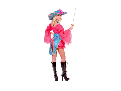 Ținuta doamnei muschetari