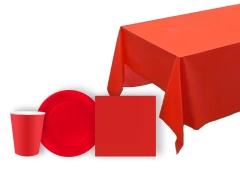 Veselă roșie de unică folosință - 45 de bucăți.