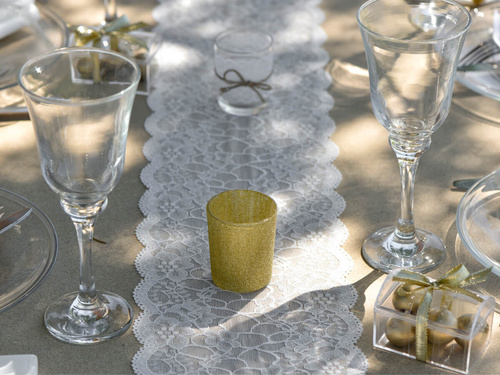 Dantelă pentru decorarea mesei - alb - 18 cm x 3 m - 1 buc.