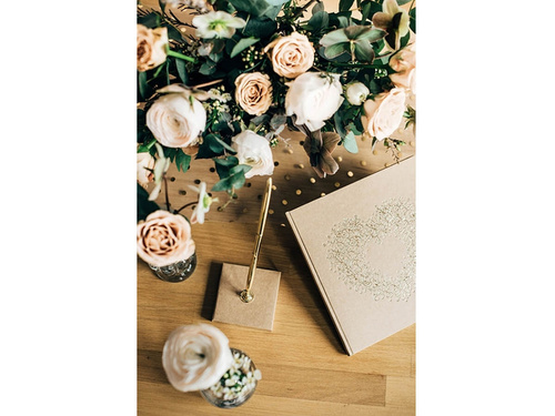 Carte de oaspeți de nuntă în maro cu design auriu - 22 pagini