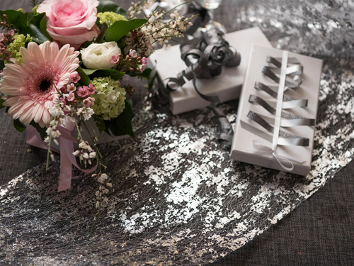 Decorațiune de masă cu sclipici - argintiu - 28 cm x 5 m - 1 buc.