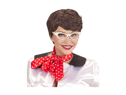 Peruca anilor '50. cu o eșarfă