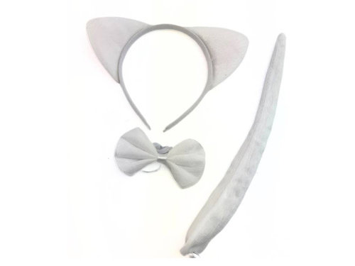 Costum de pisică albă.