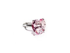 Breloc roz cu inimă de diamant